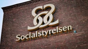 Socialstyrelsen försvarar rätten till flickaborter